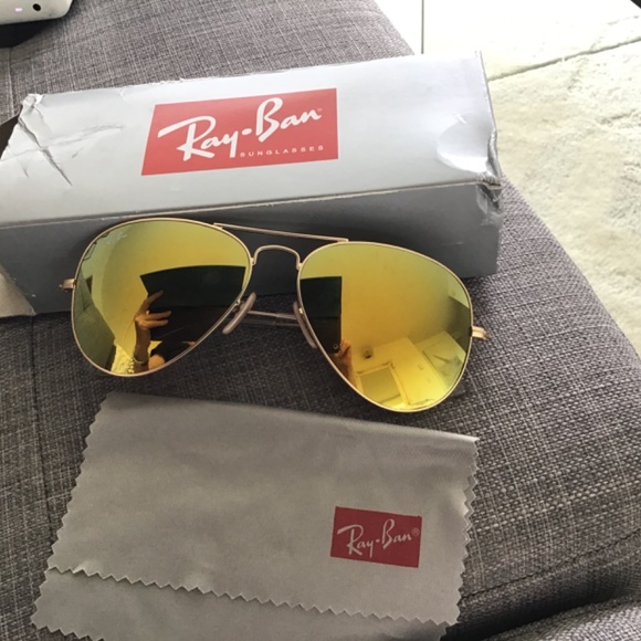 Ray Ban Sunglasses - Picture 3 of 3